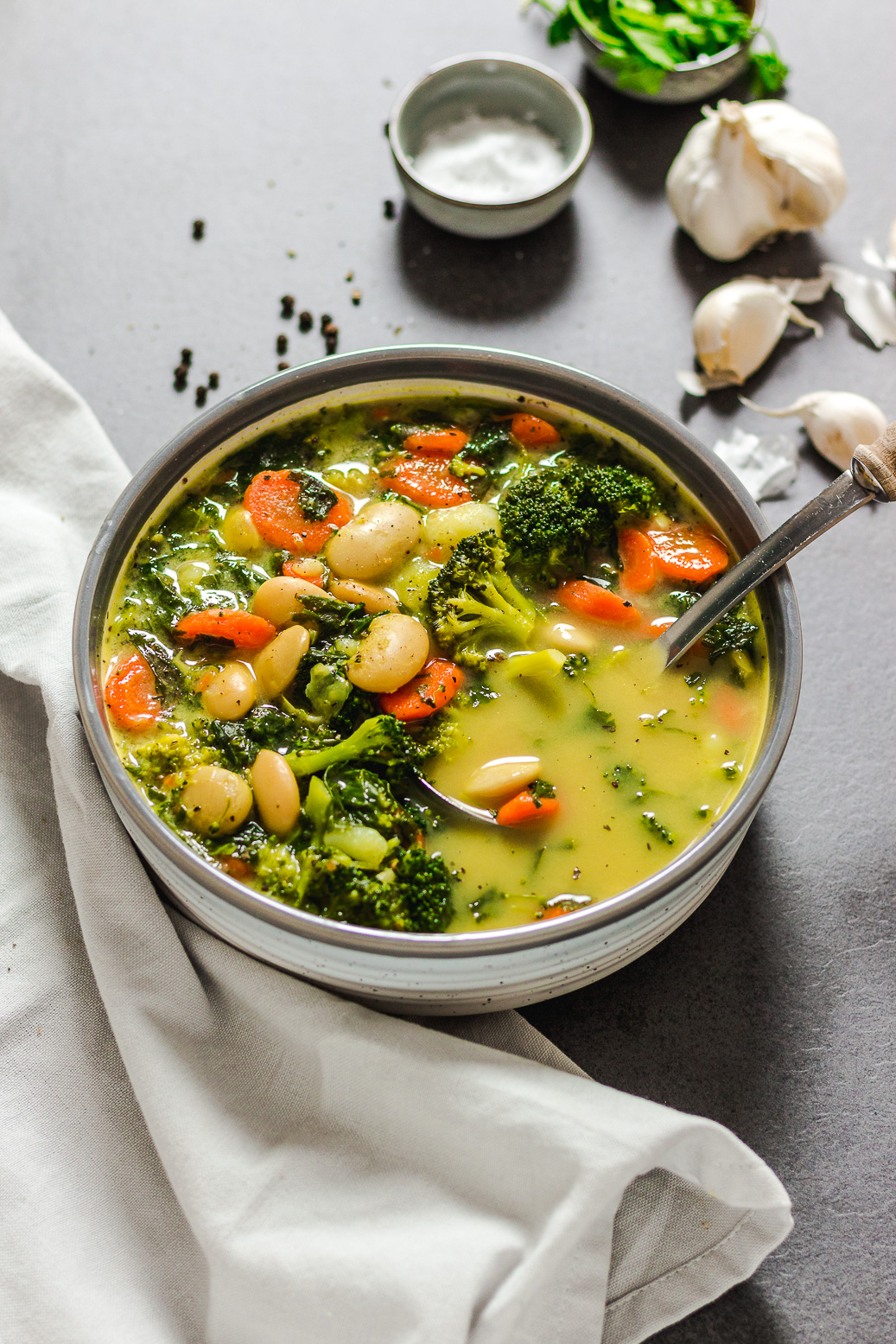 Hearty Veggie White Bean Soup #vegan#soup#healthy