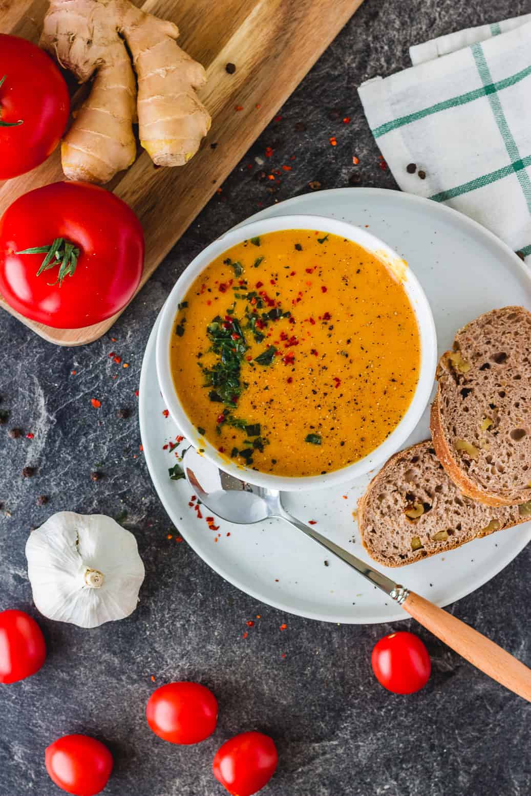 Easy vegan tomato soup #oilfree #vegan #soup