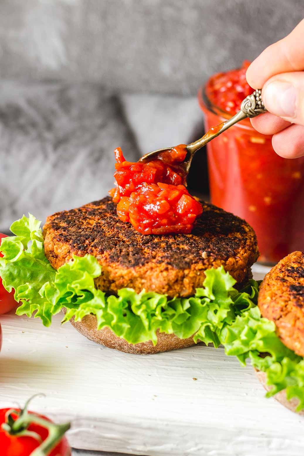 Wholesome Veggie Burgers with Red Pepper Sauce #vegan #burger