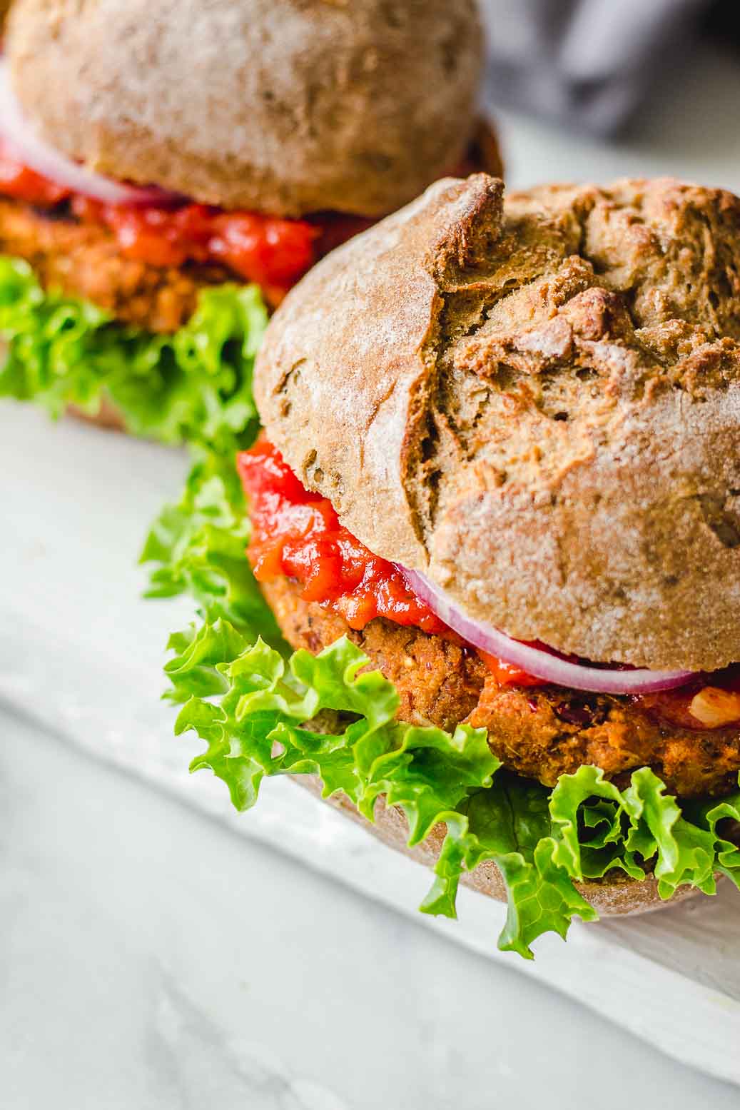 Wholesome Veggie Burgers with Red Pepper Sauce #vegan #burger