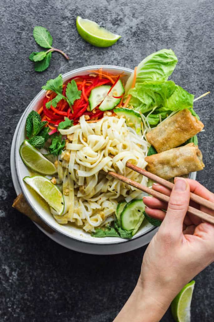 Asian Noodle-Bowl with yellow Currysauce #vegan #glutenfree #oilfree