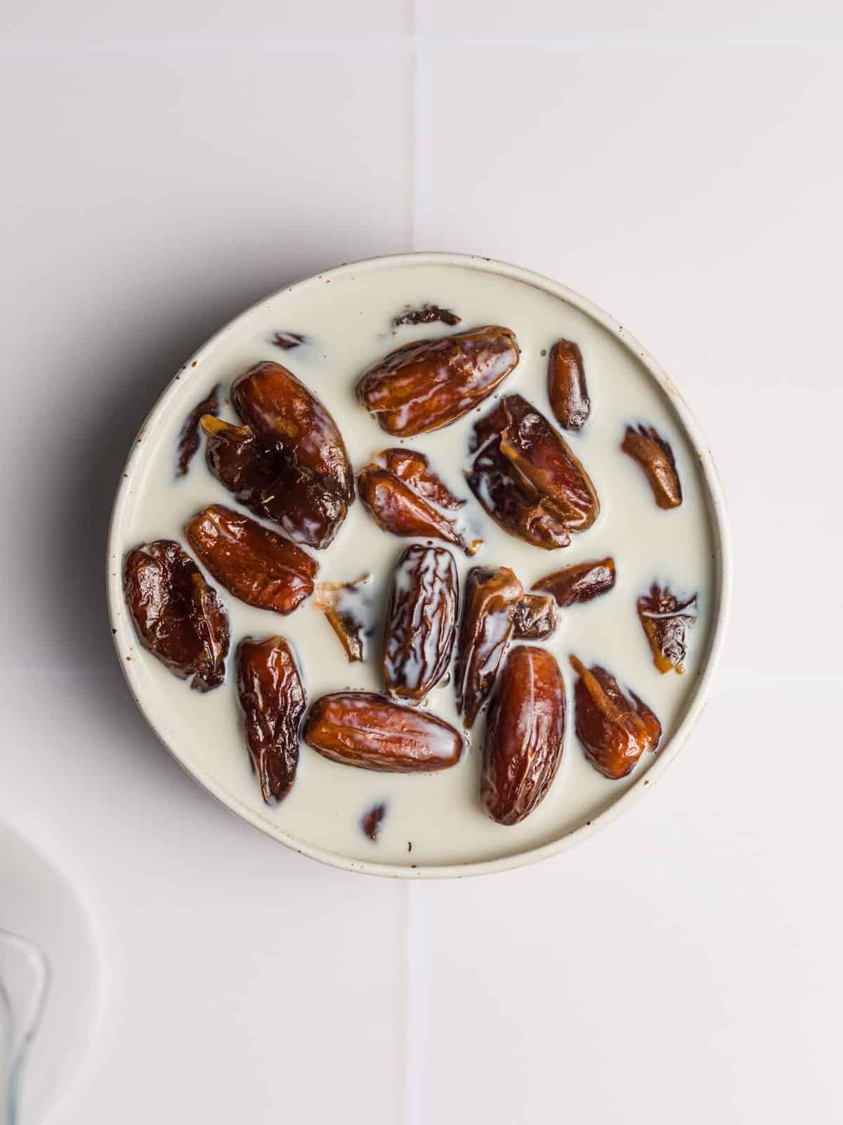 soaking dates for homemade date paste