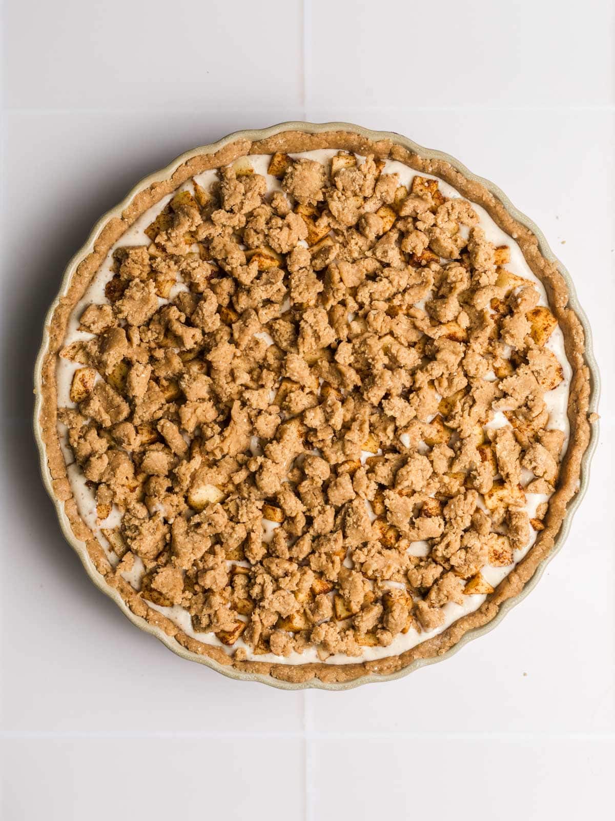 vegan sugar-free crumbles on apple cake