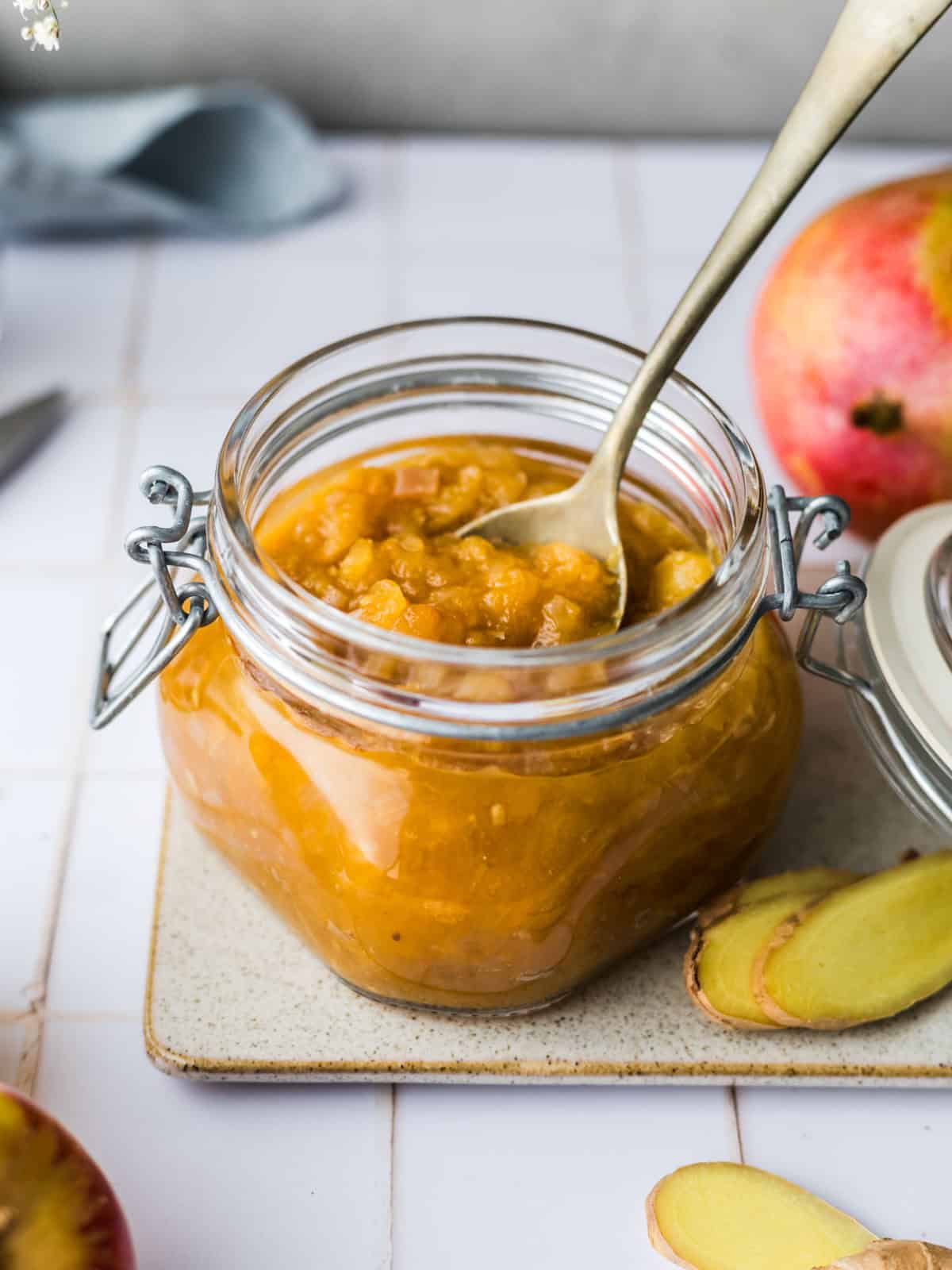 chunky fruity chutney