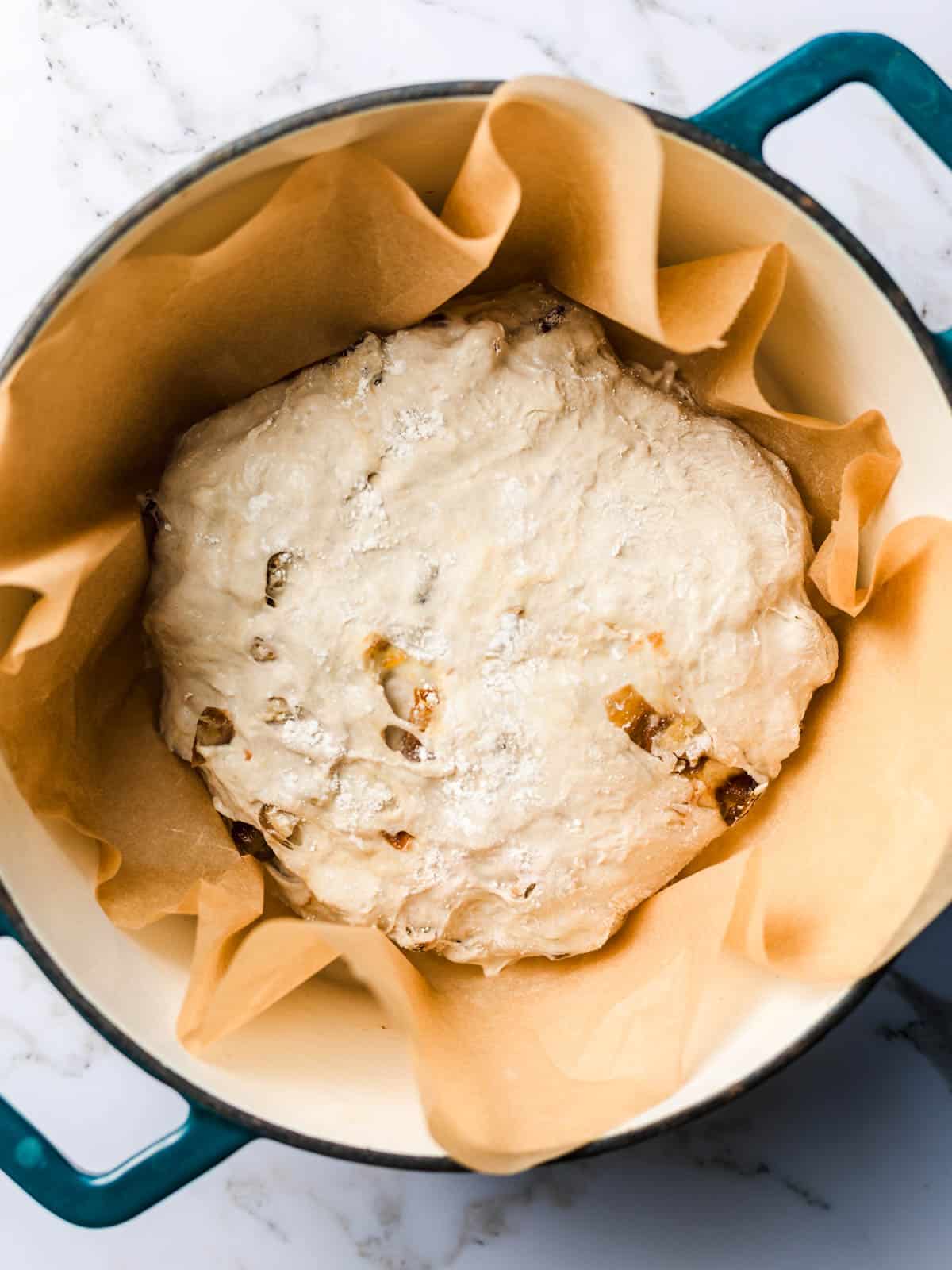 no knead dutch oven bread using spelt flour