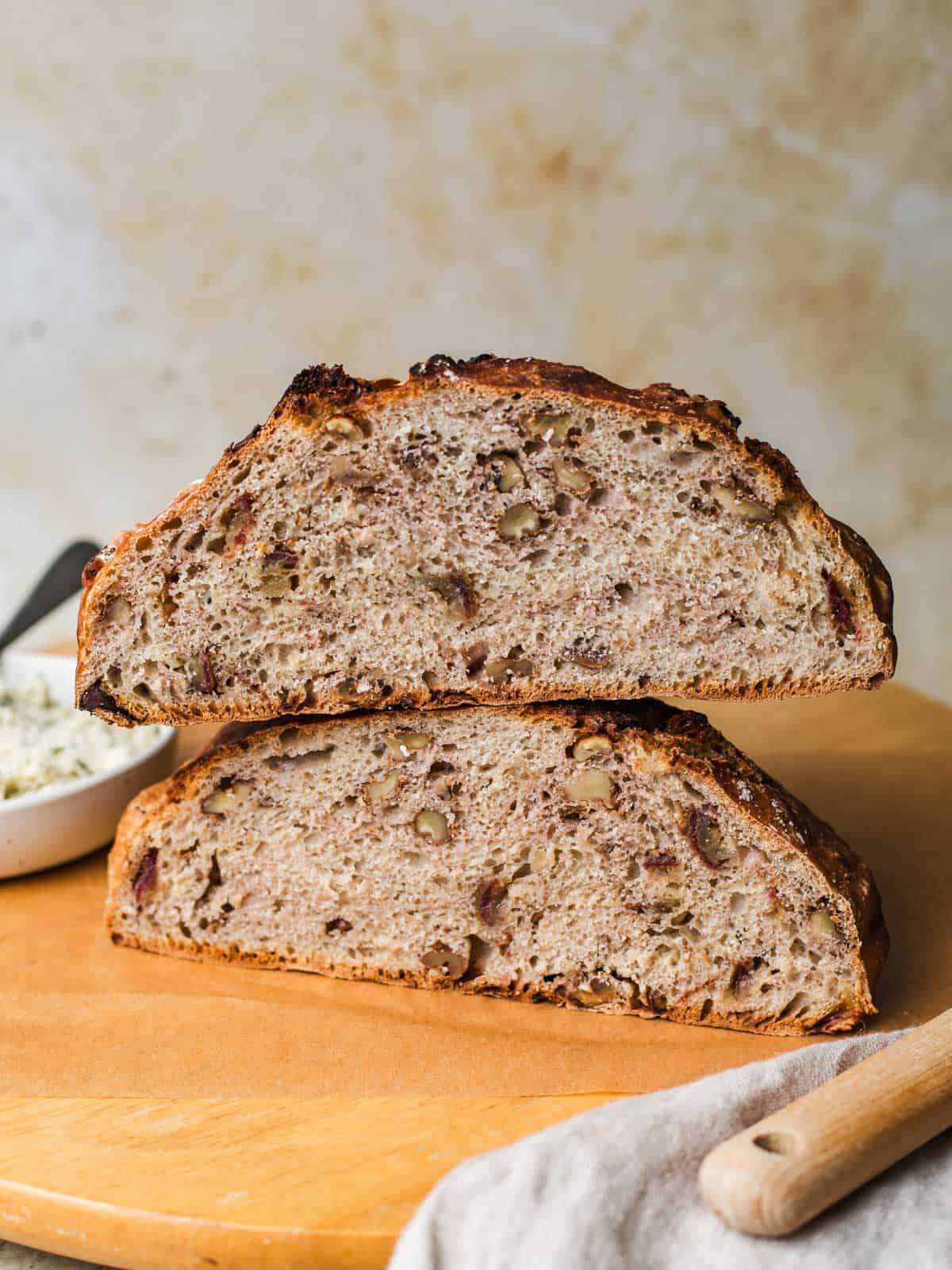 vegan spelt flour bread with walnuts and dates