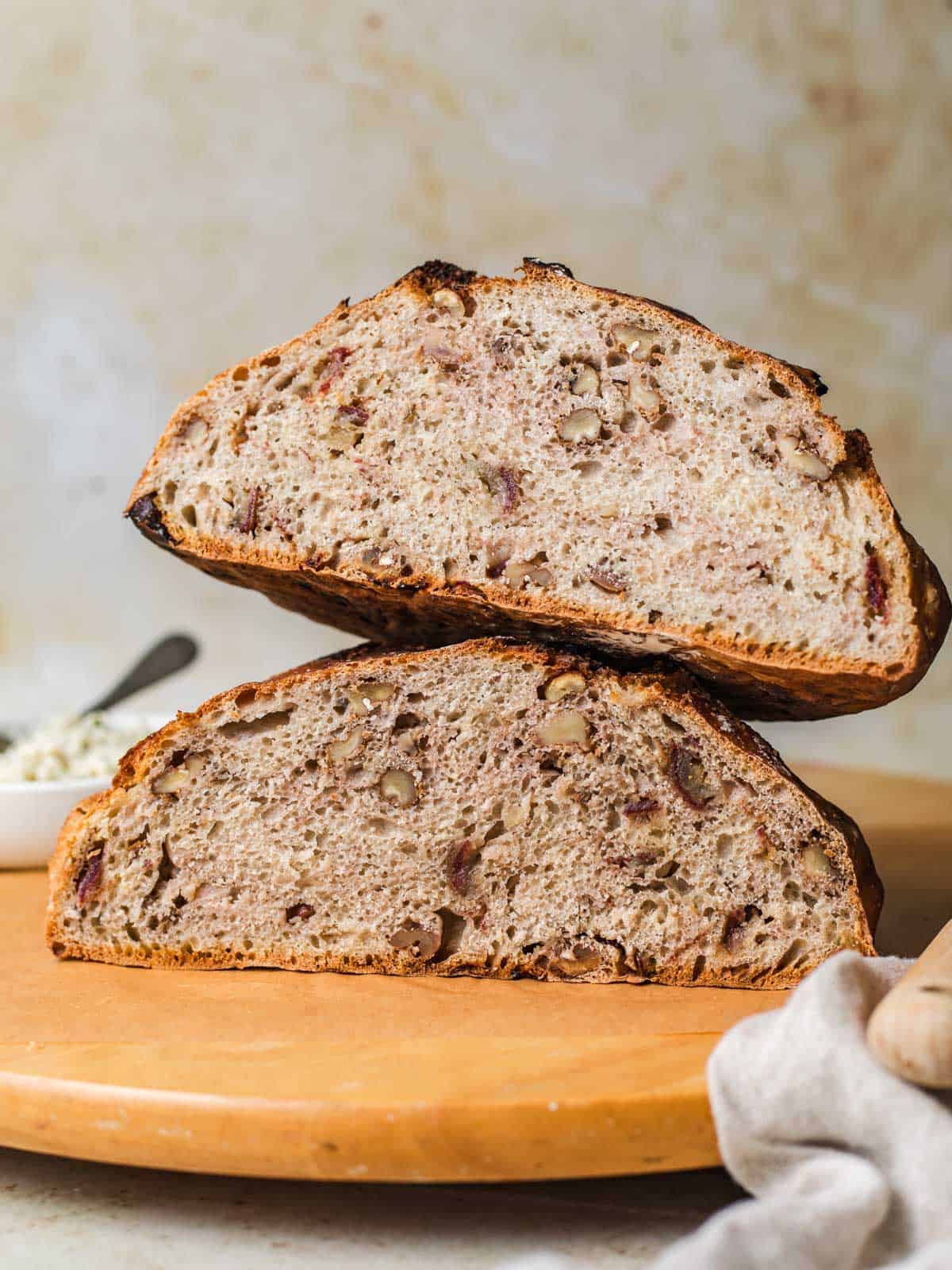 no knead bread with walnuts and dates