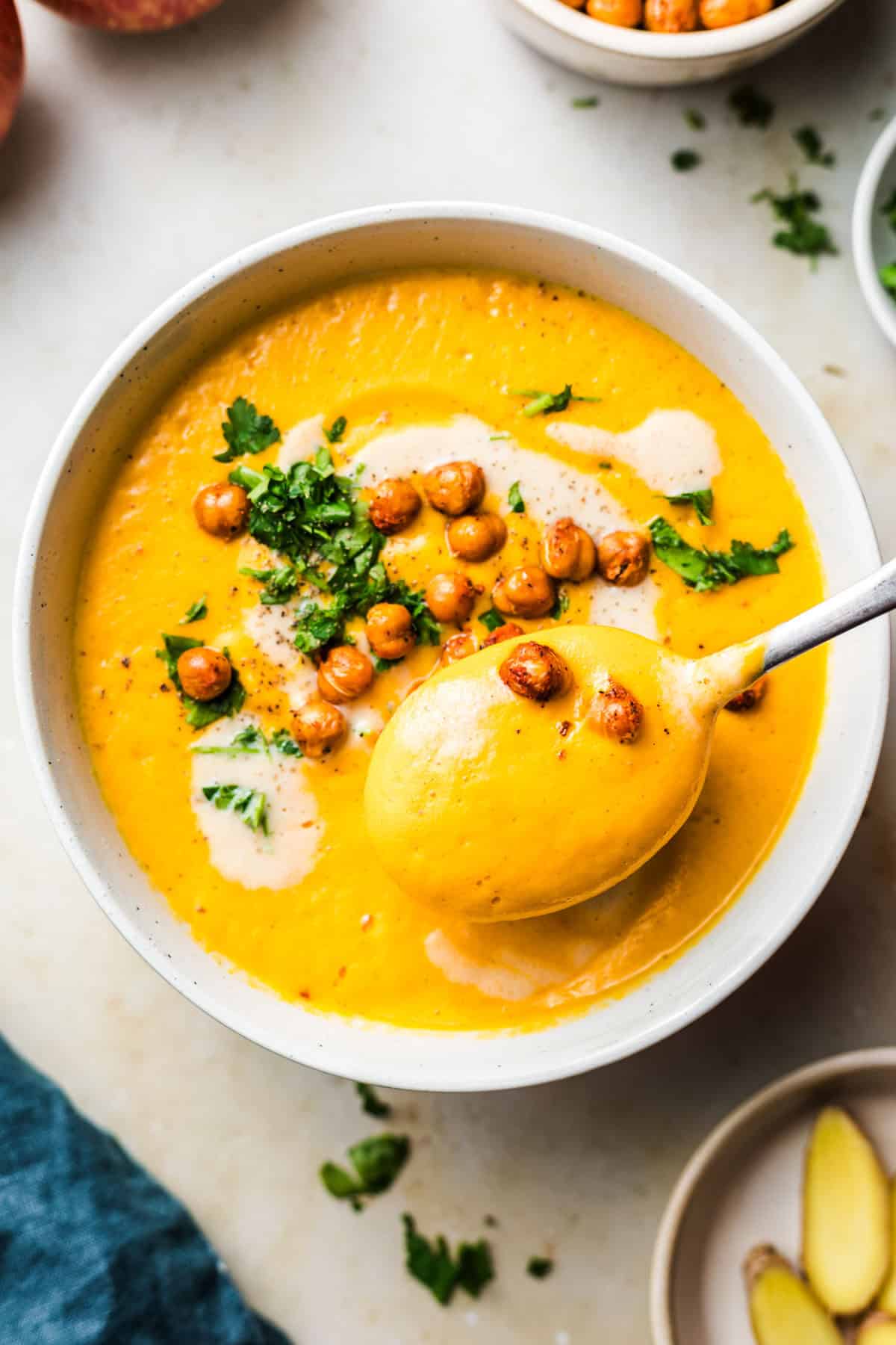 easy dairy-free carrot and apple soup