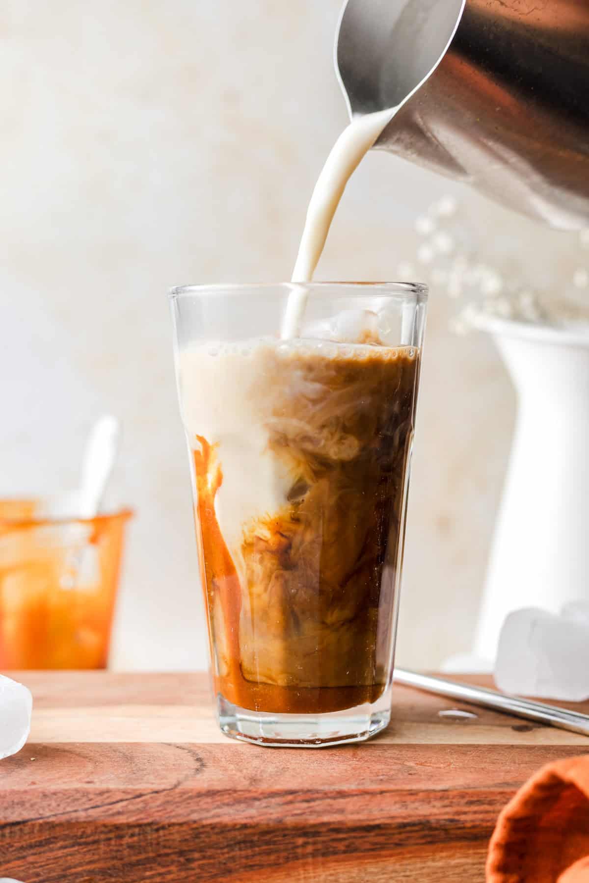 vegan carrot cake latte with syrup