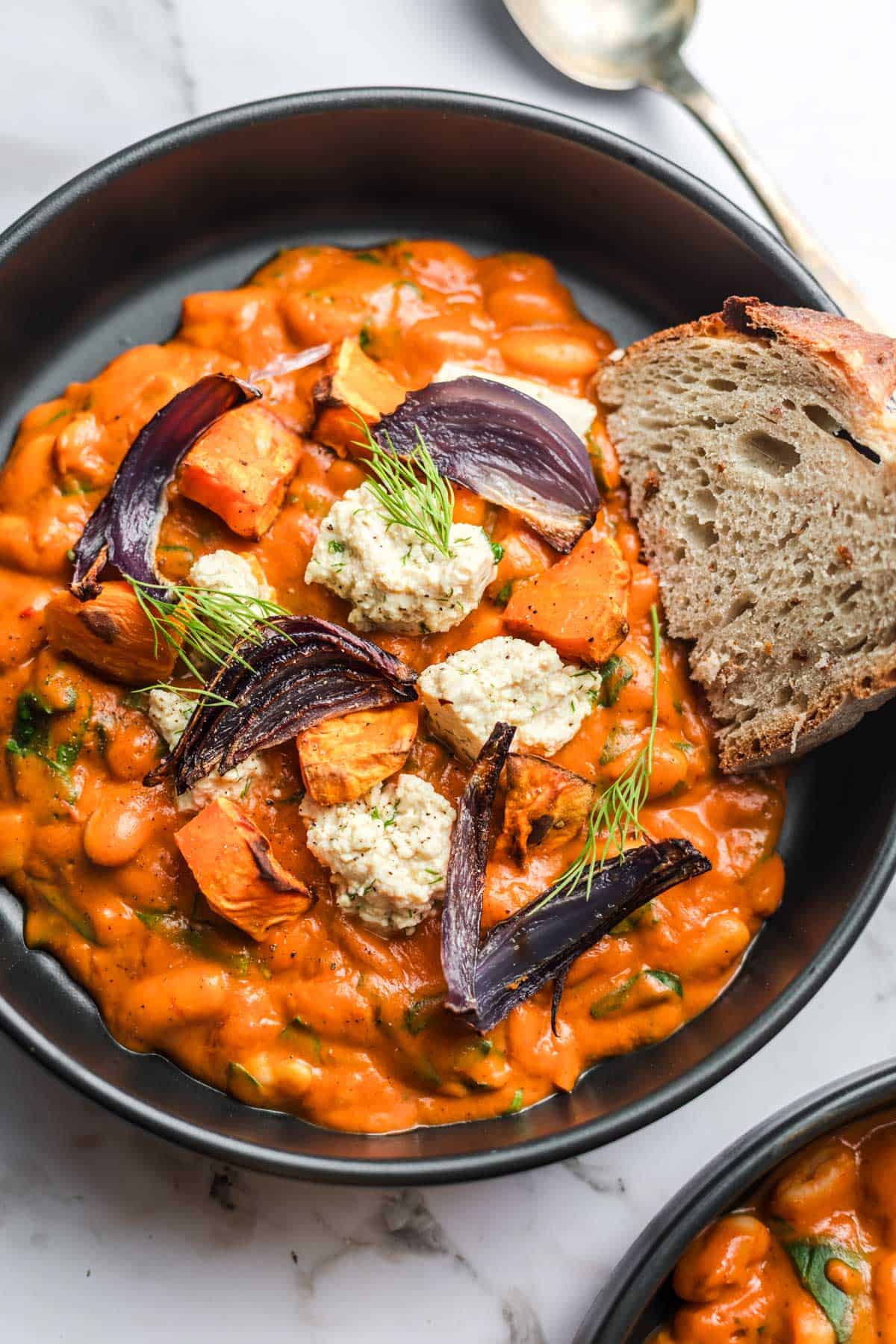 roasted garlich sauce with white beans