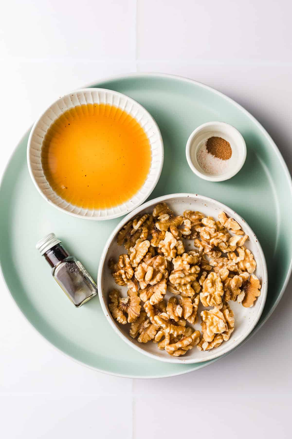 ingredients for caramelized walnuts without sugar