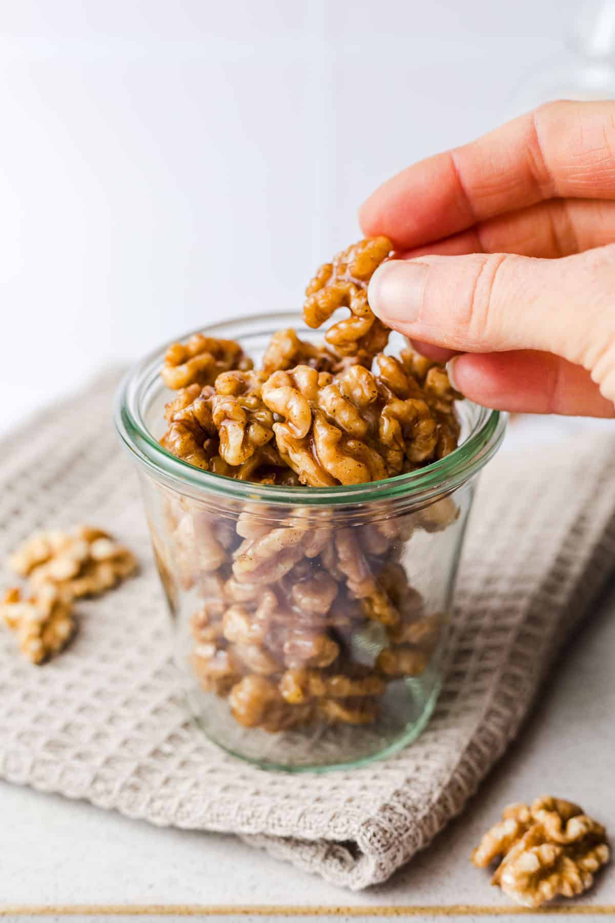 vegan caramelized walnuts no sugar