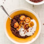 Easy & Healthy Chocolate-Buckwheat Porridge with Caramelized Bananas #vegan #breakfast #glutenfree