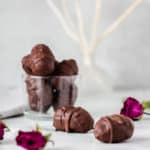 Vegan Chocolate Eggs with Date-Walnut-Filling #vegan#chocolate#easter
