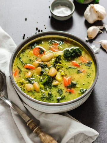 Hearty Veggie White Bean Soup #vegan#soup#healthy