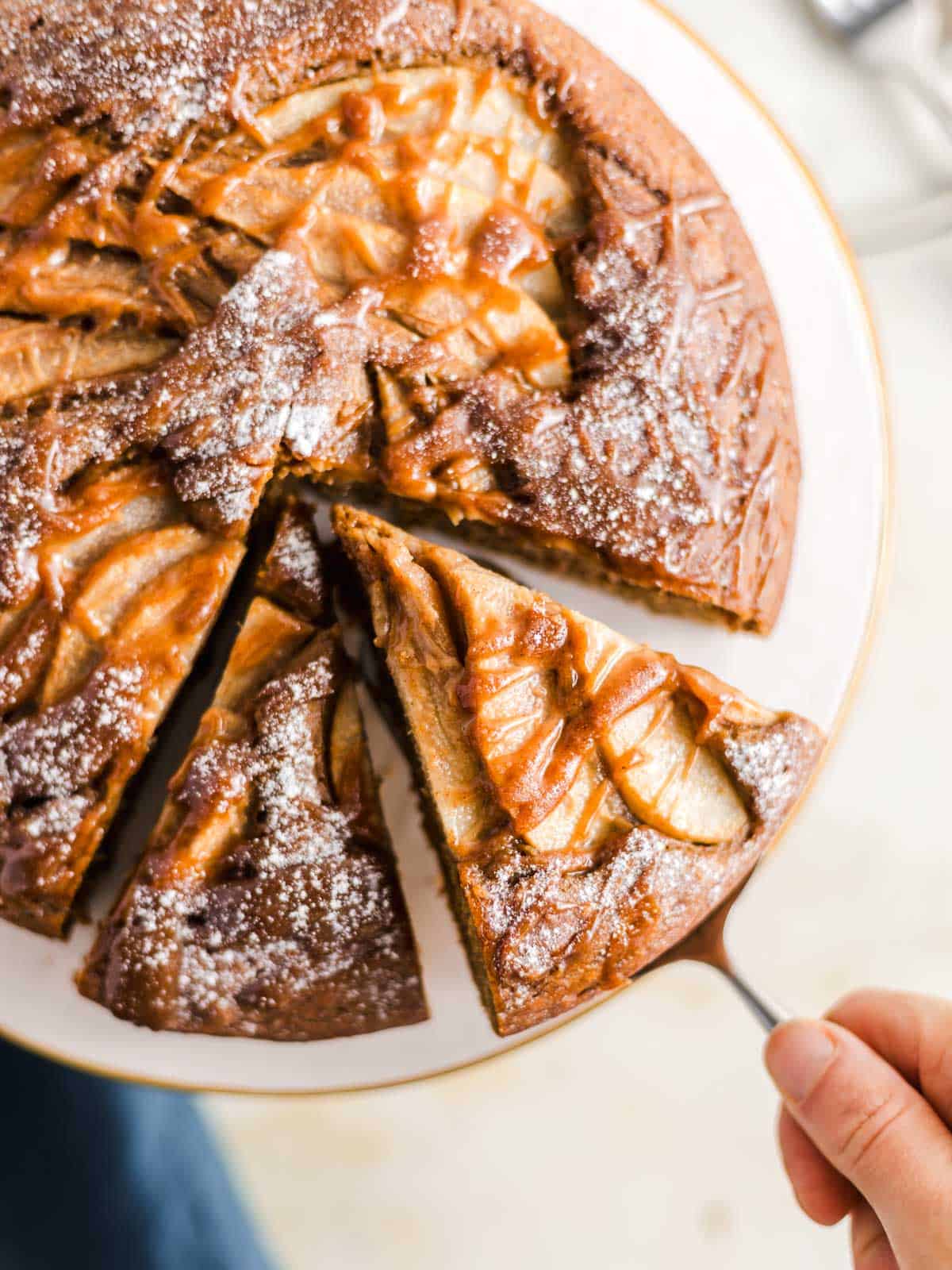 veganer kuchen mit birne