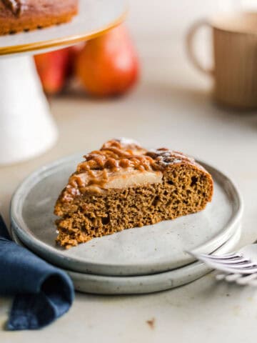 gesunder veganer kuchen mit birne