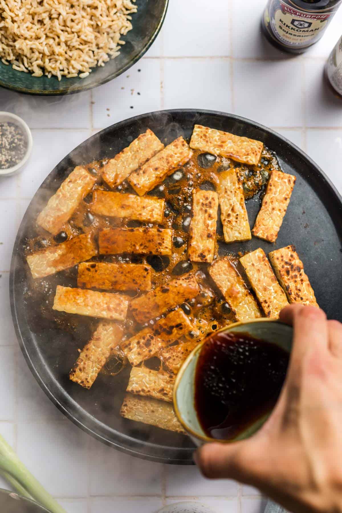 tempeh anbraten mit sojasauce