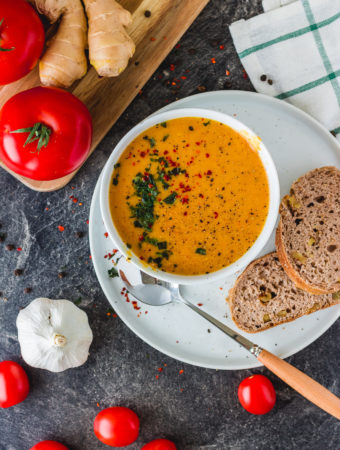 Einfache vegane Tomatensuppe #vegan #soup