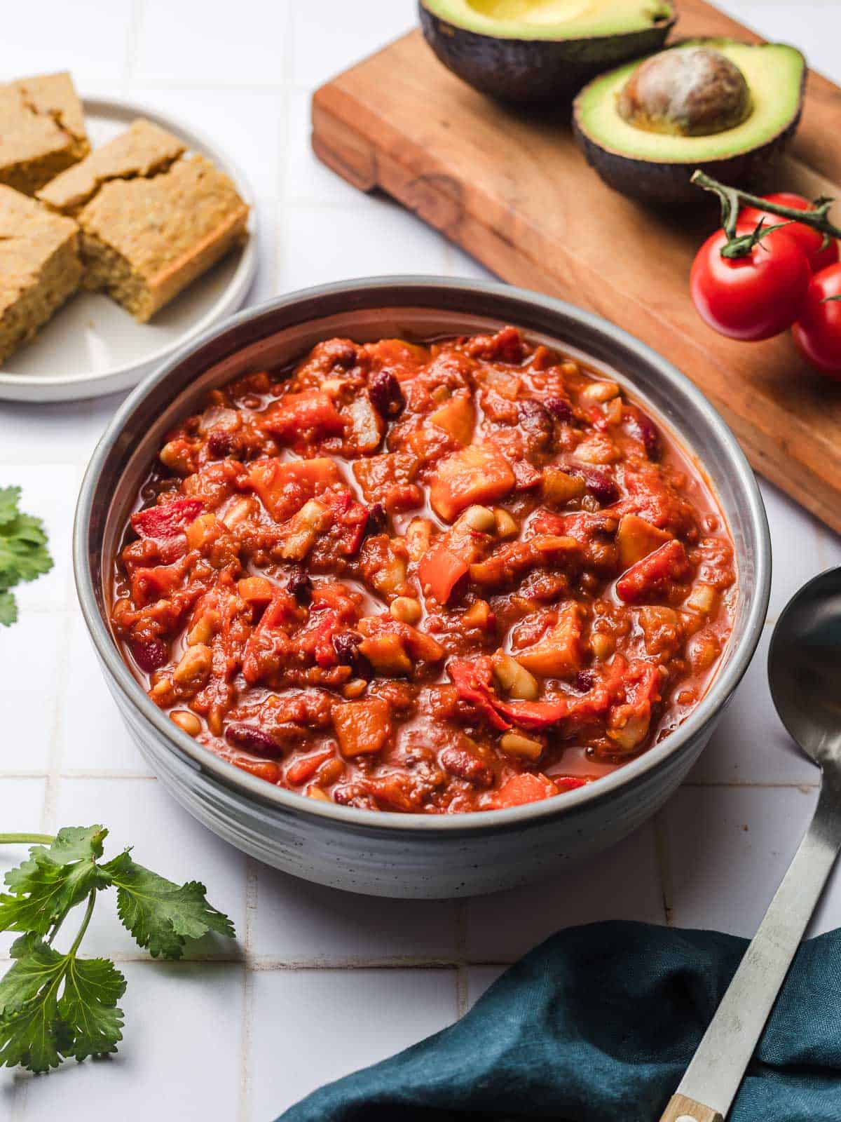 veganes proteinreiches bohnen chili