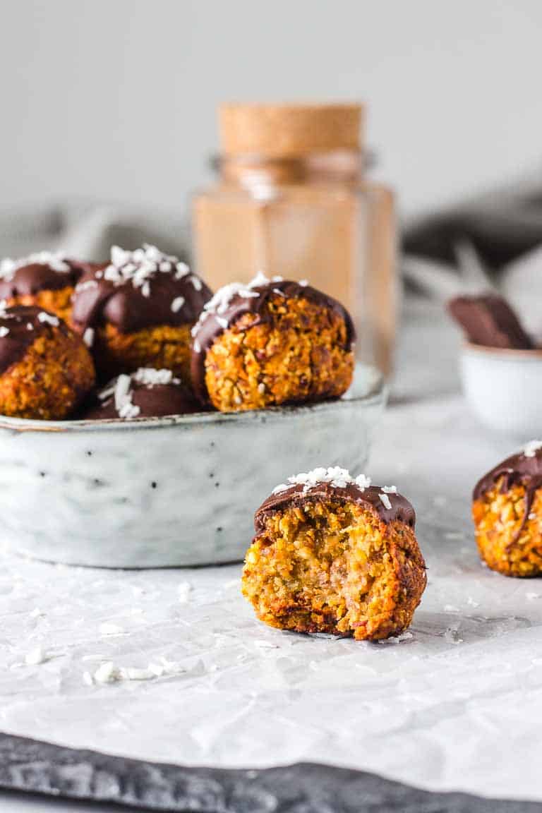 Süße Karotten-Nuss-Bällchen #vegan#gesund#Schokolade#Snack