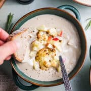 vegane blumenkohlsuppe mit maronen und apfel