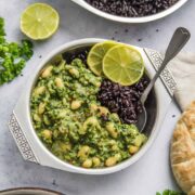Veganer cremiger Spinat mit Bohnen