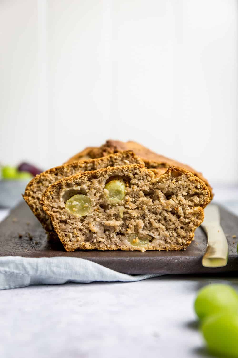 Veganes zuckerfreies Traubenbrot