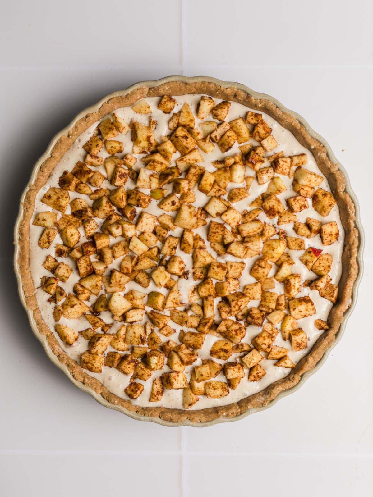 veganer kuchen mit äpfeln