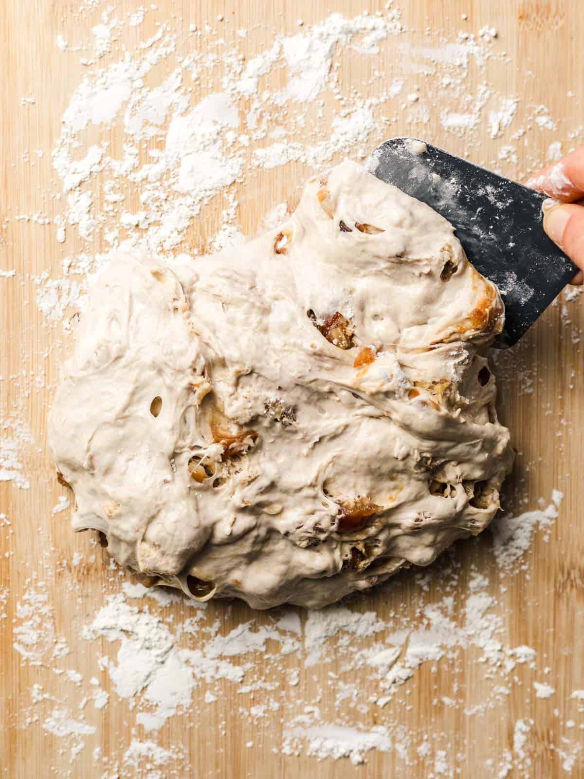 dehnen und falten brotteig