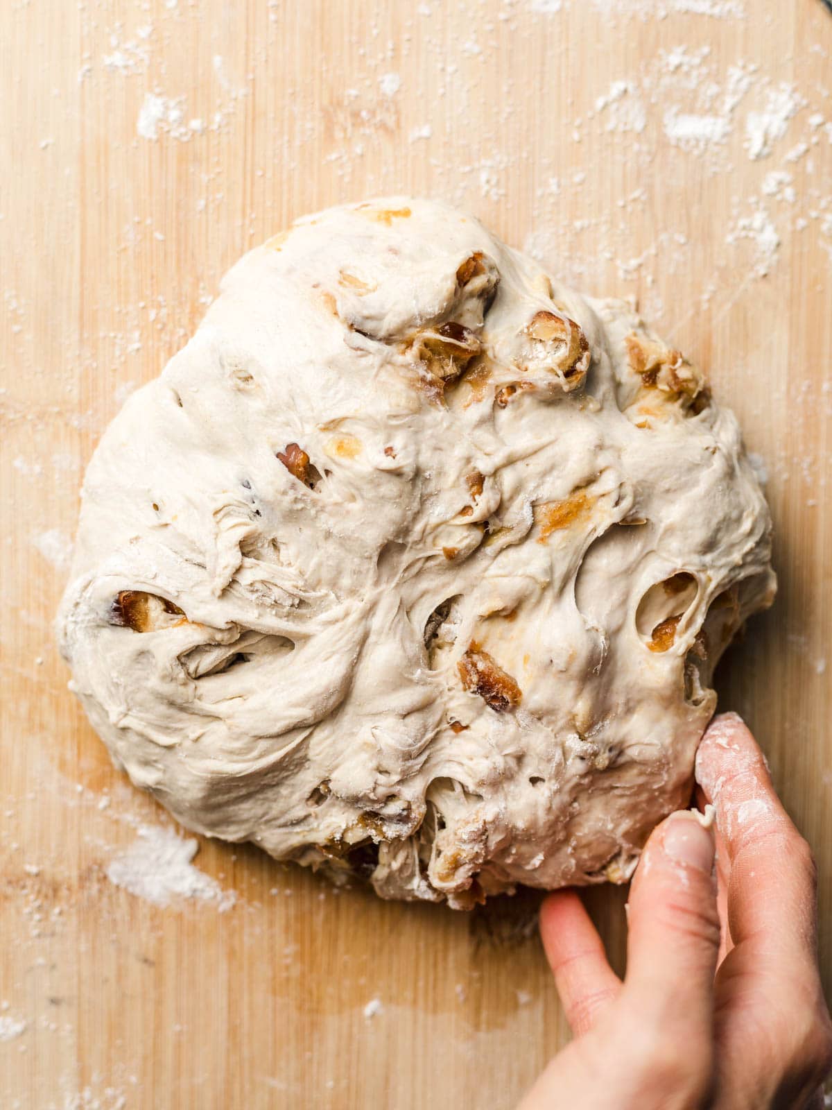 fertiger brotteig mit walnuss und dattel