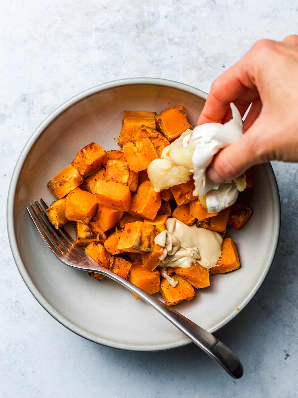 gerösteter kürbis und gerösteter knoblauch