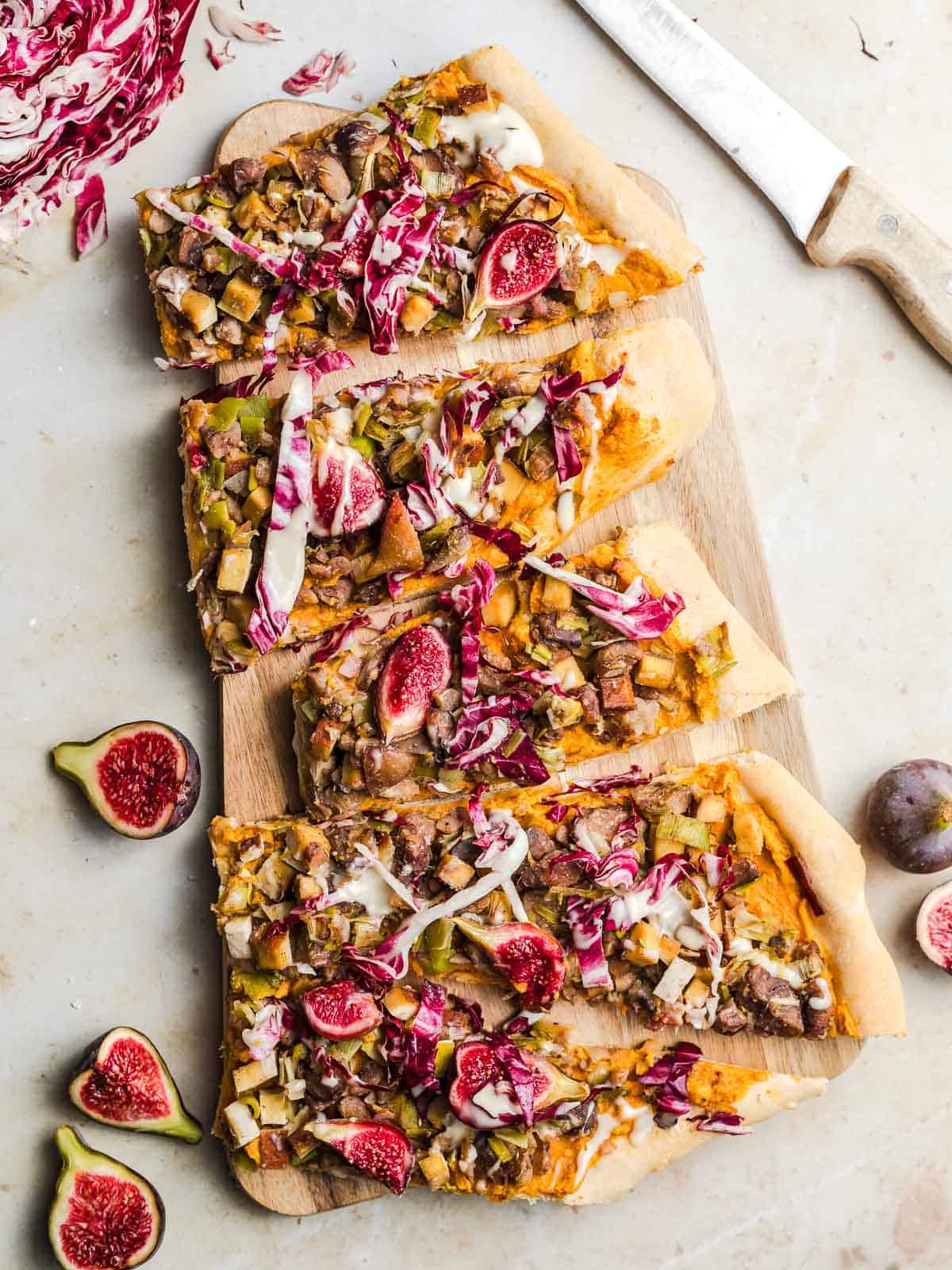 pizzabrote mit kürbis und gemüse
