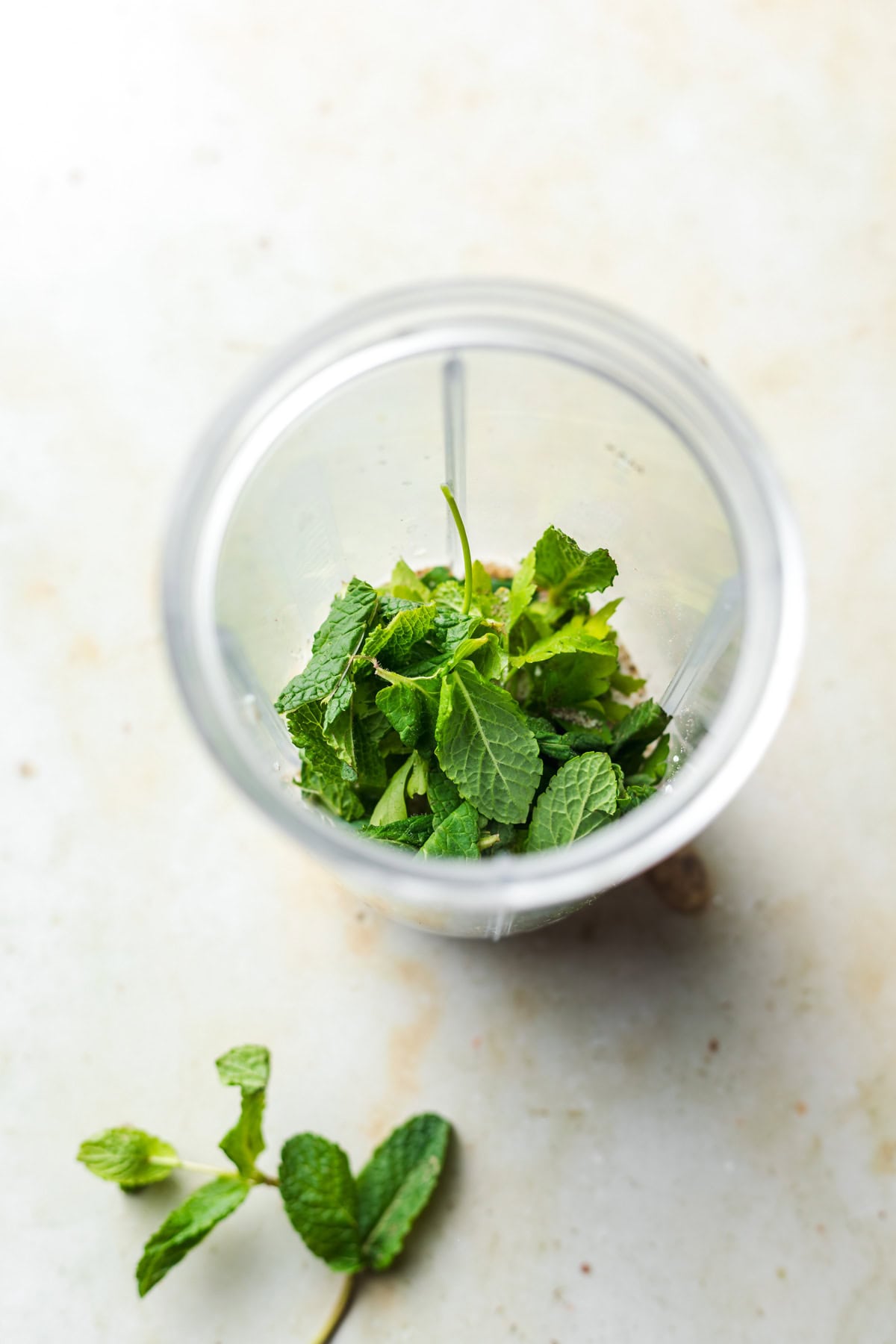 vegane minz sauce mixen