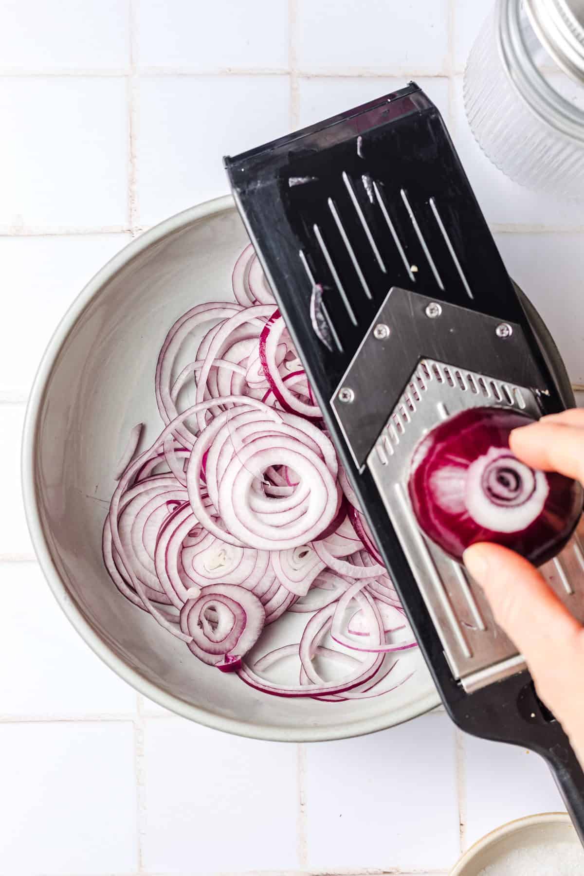 zwiebelringe schneiden