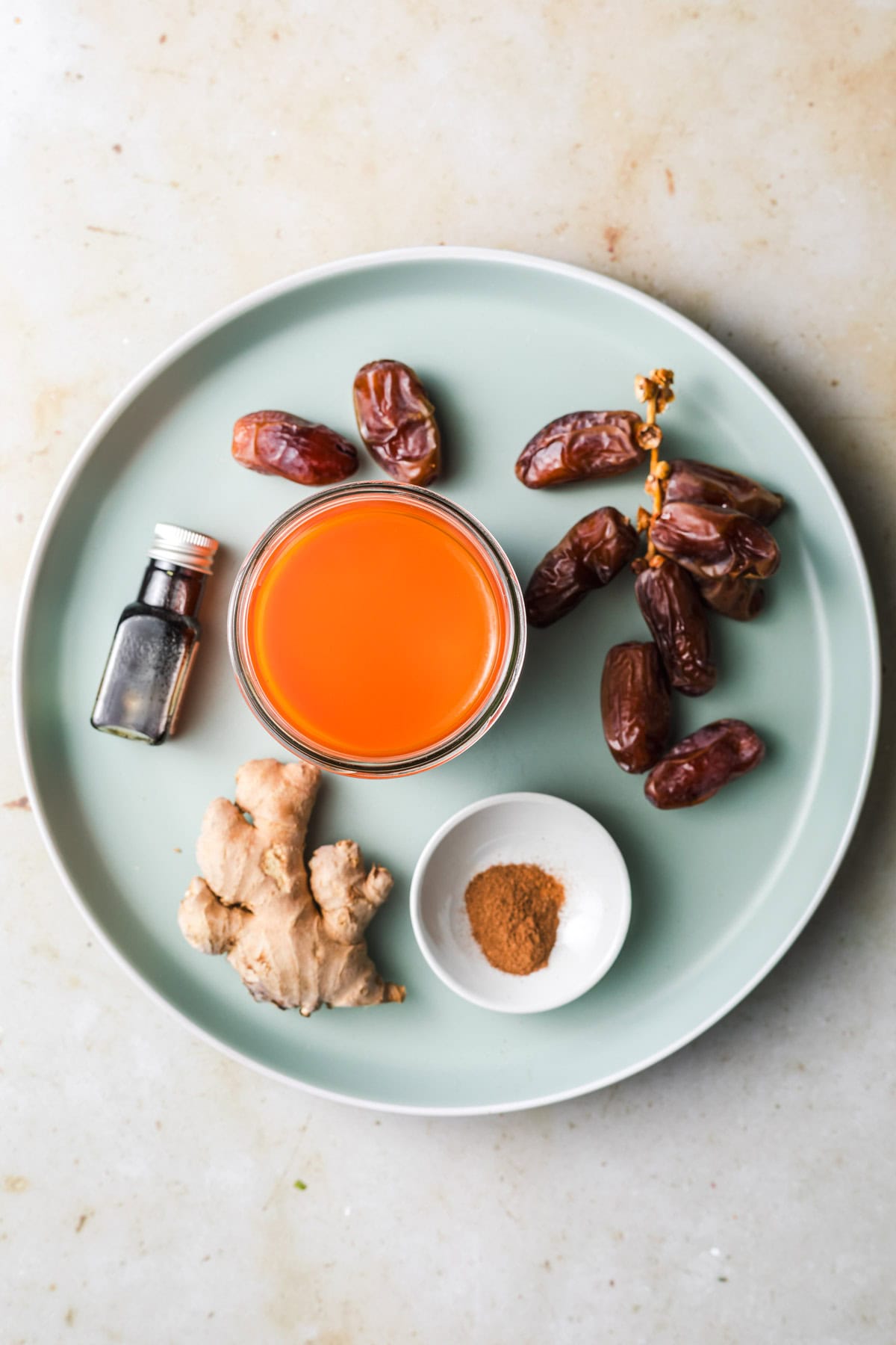 zutaten dattelsirup mit karotten saft