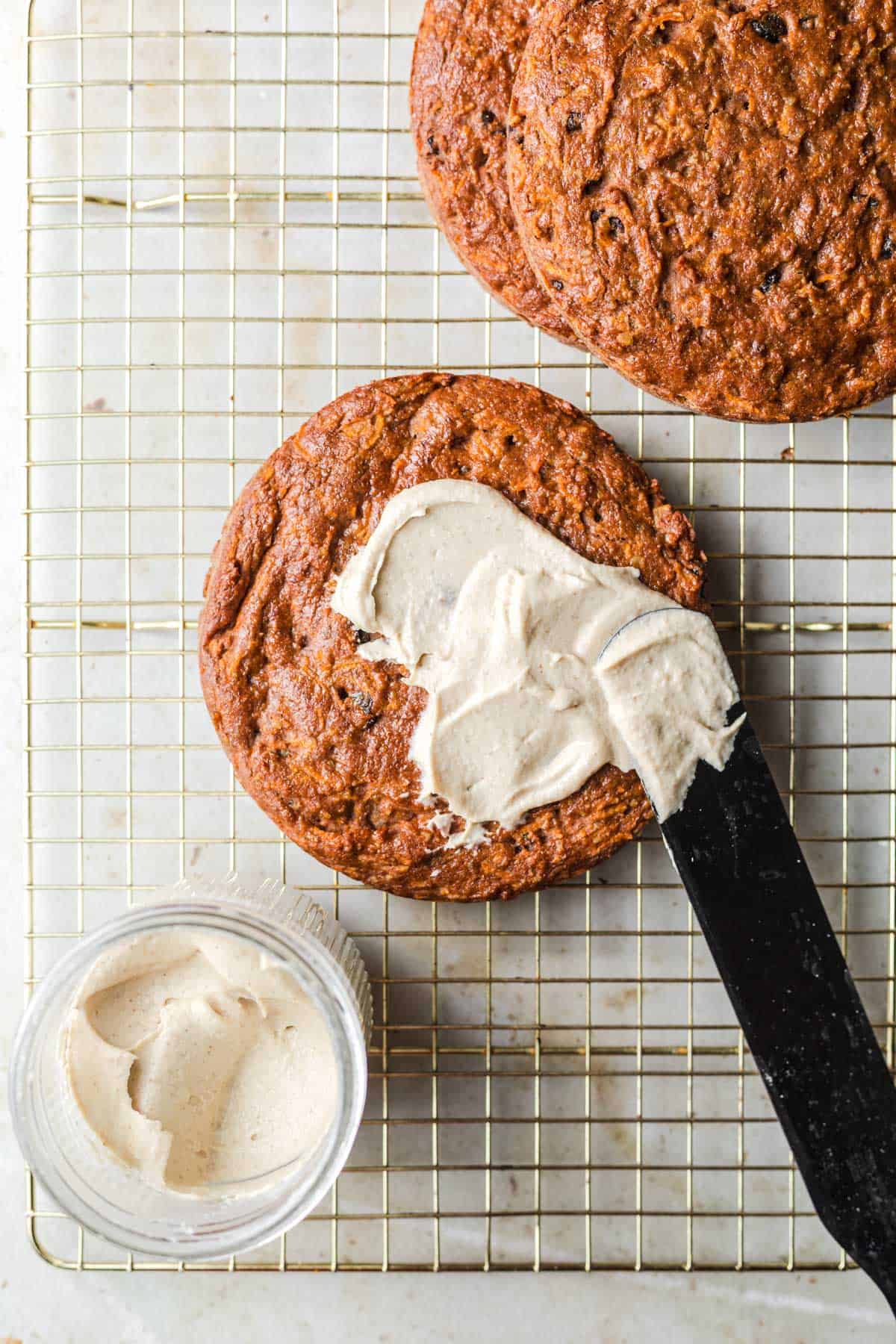 boden für vegane torte mit frosting