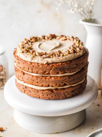 veganer möhrenkuchen mit frosting ohne zucker