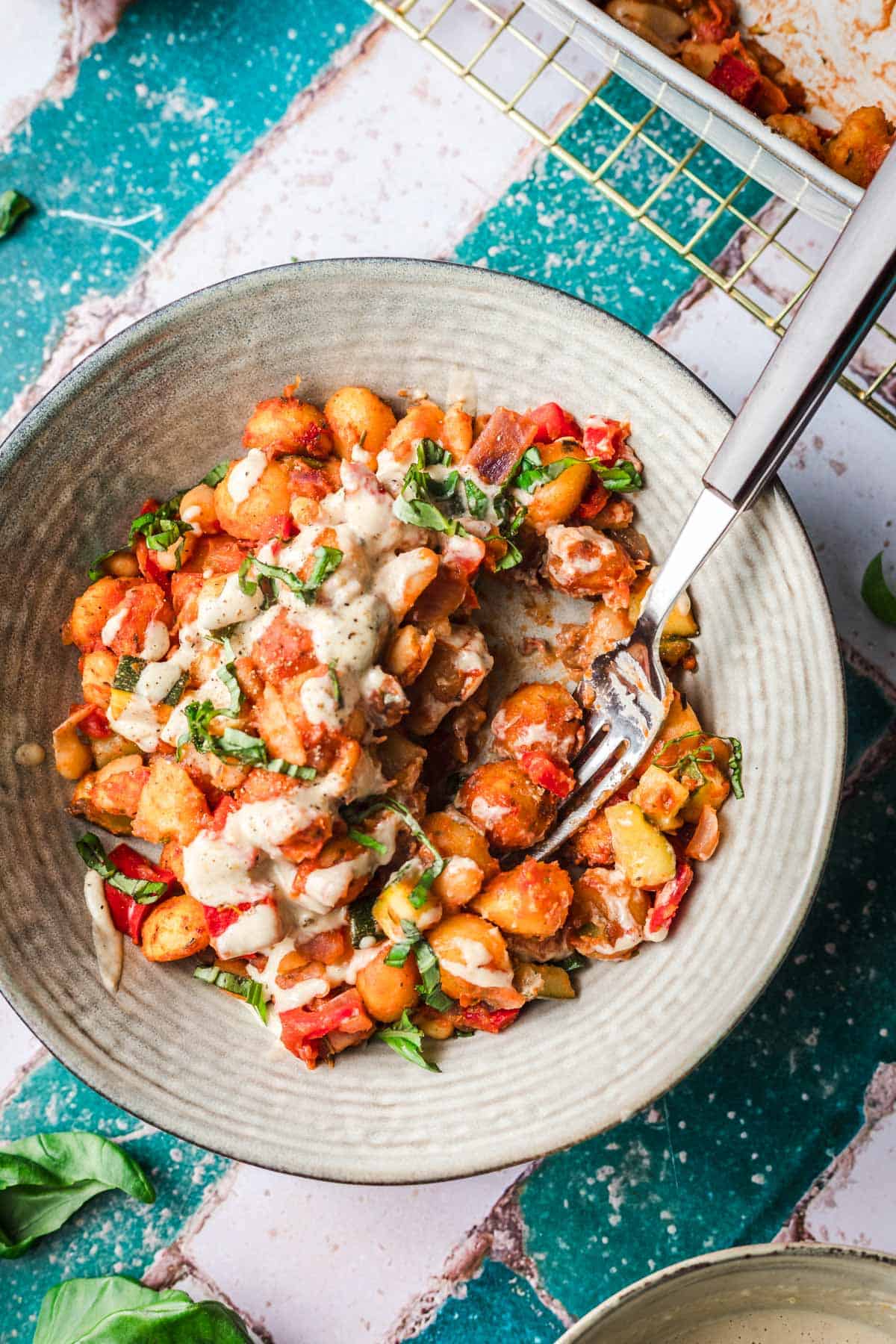 Gnocchi mit bohnen und tomaten aus dem ofen