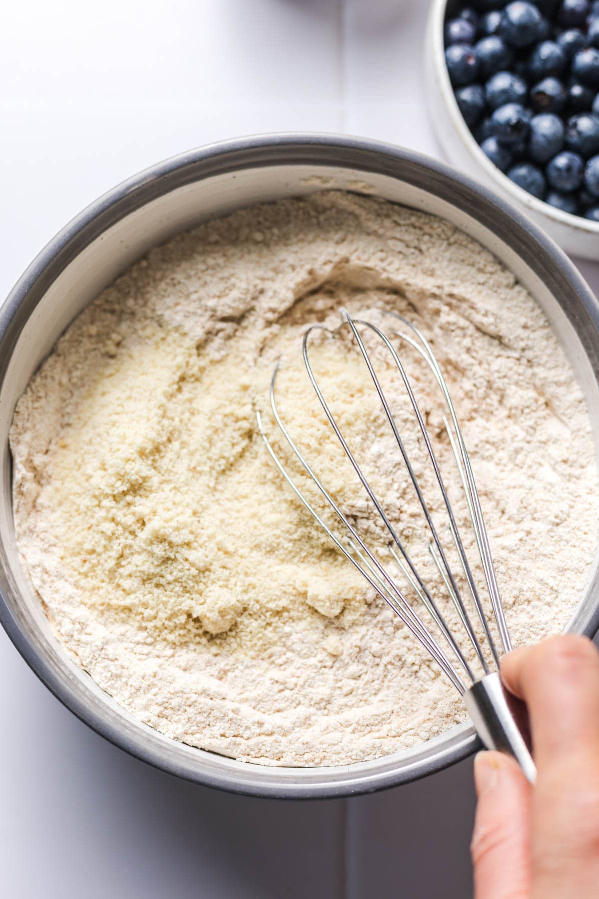 trockene zutaten anrühren für muffin teig