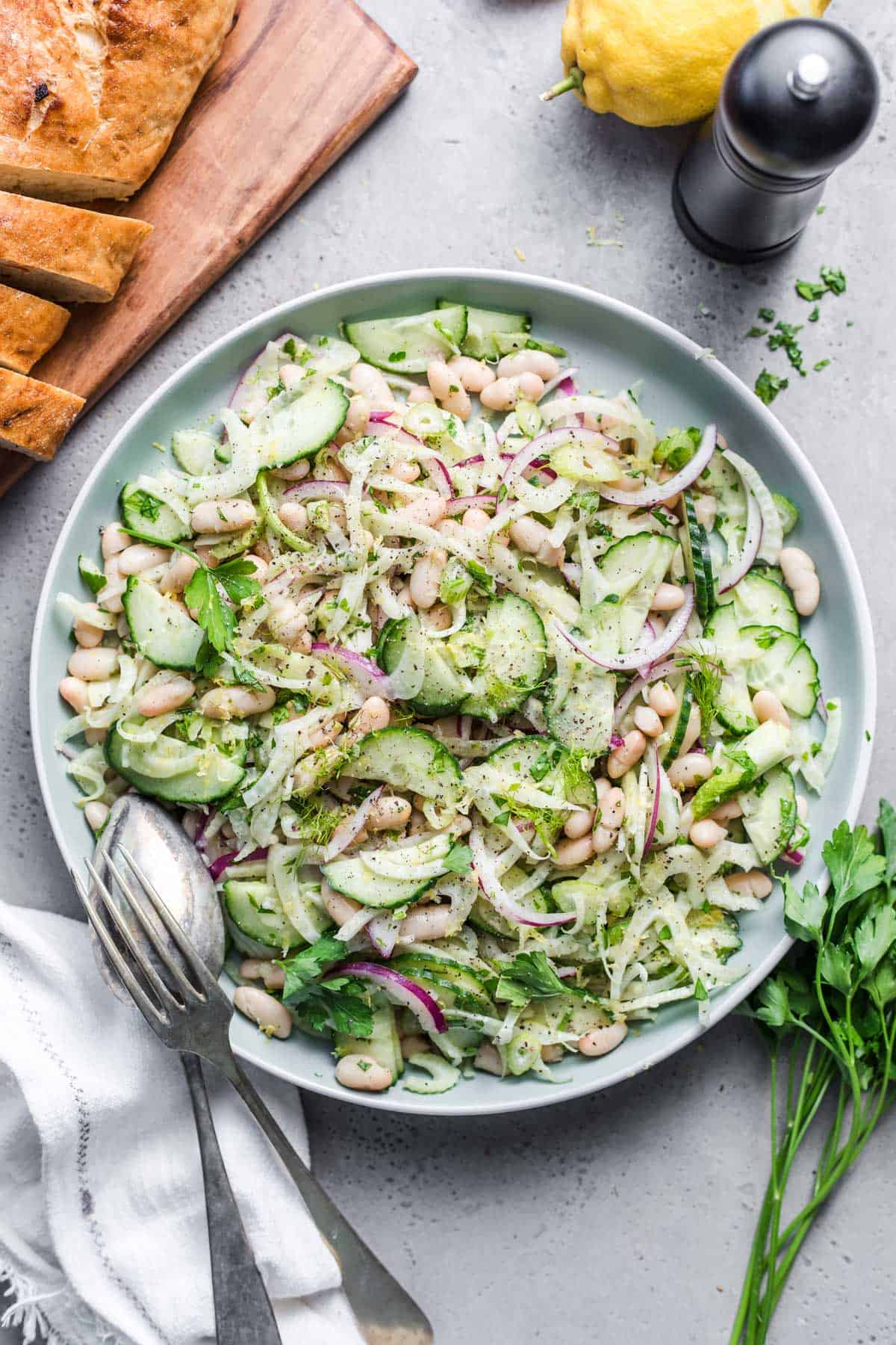 weisse bohnen salat rezept mit rohem fenchel und schlangengurke