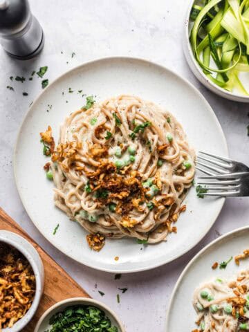 zucchini pasta rezept mit knusper tofu
