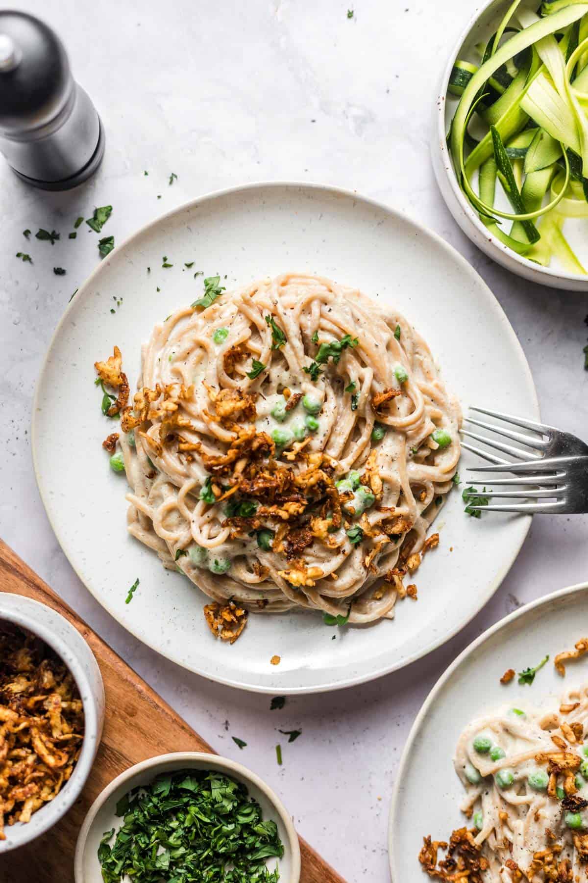 zucchini pasta rezept mit knusper tofu