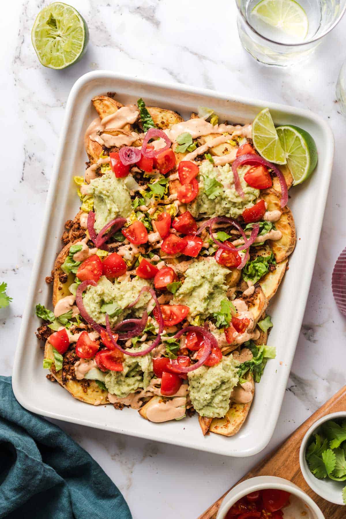 vegane kartoffel nachos mit toppings