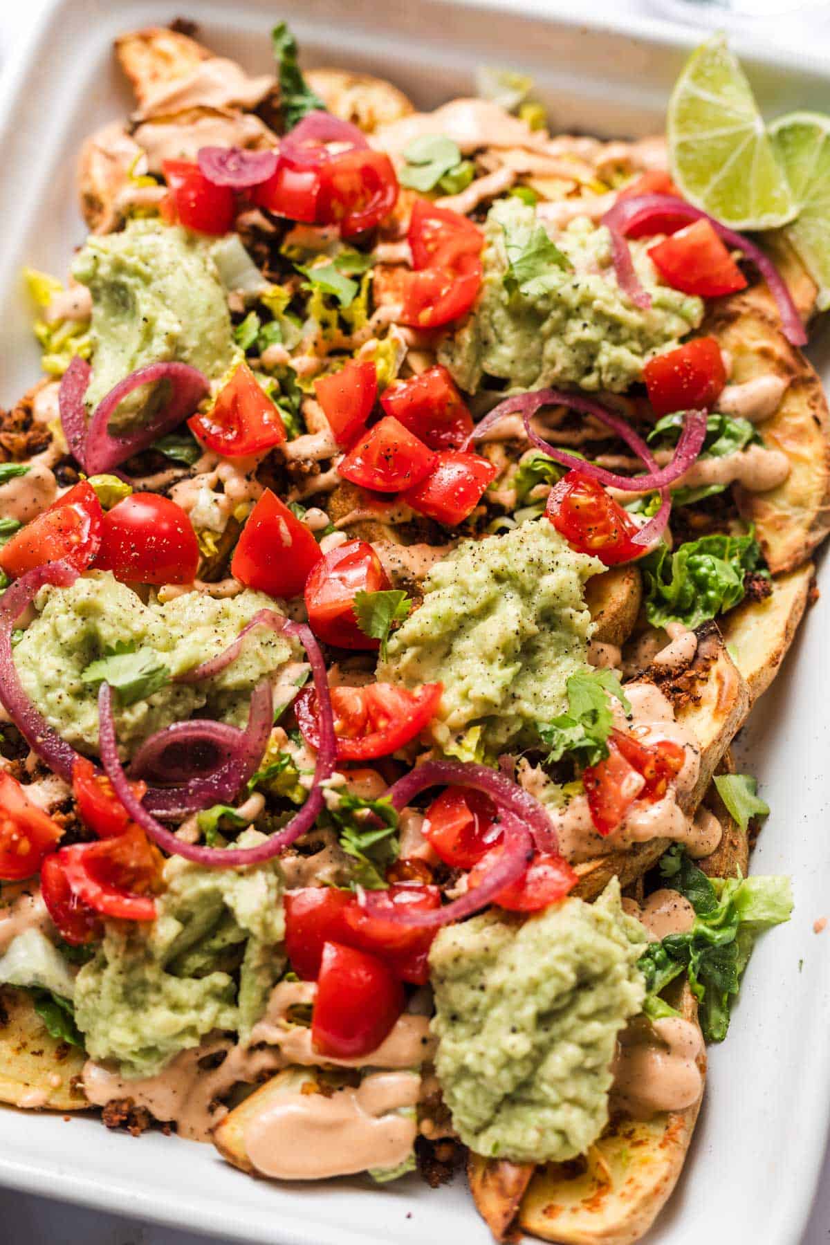 vegane gesunde vegane fritten mit blumenkohl hack und avocado creme