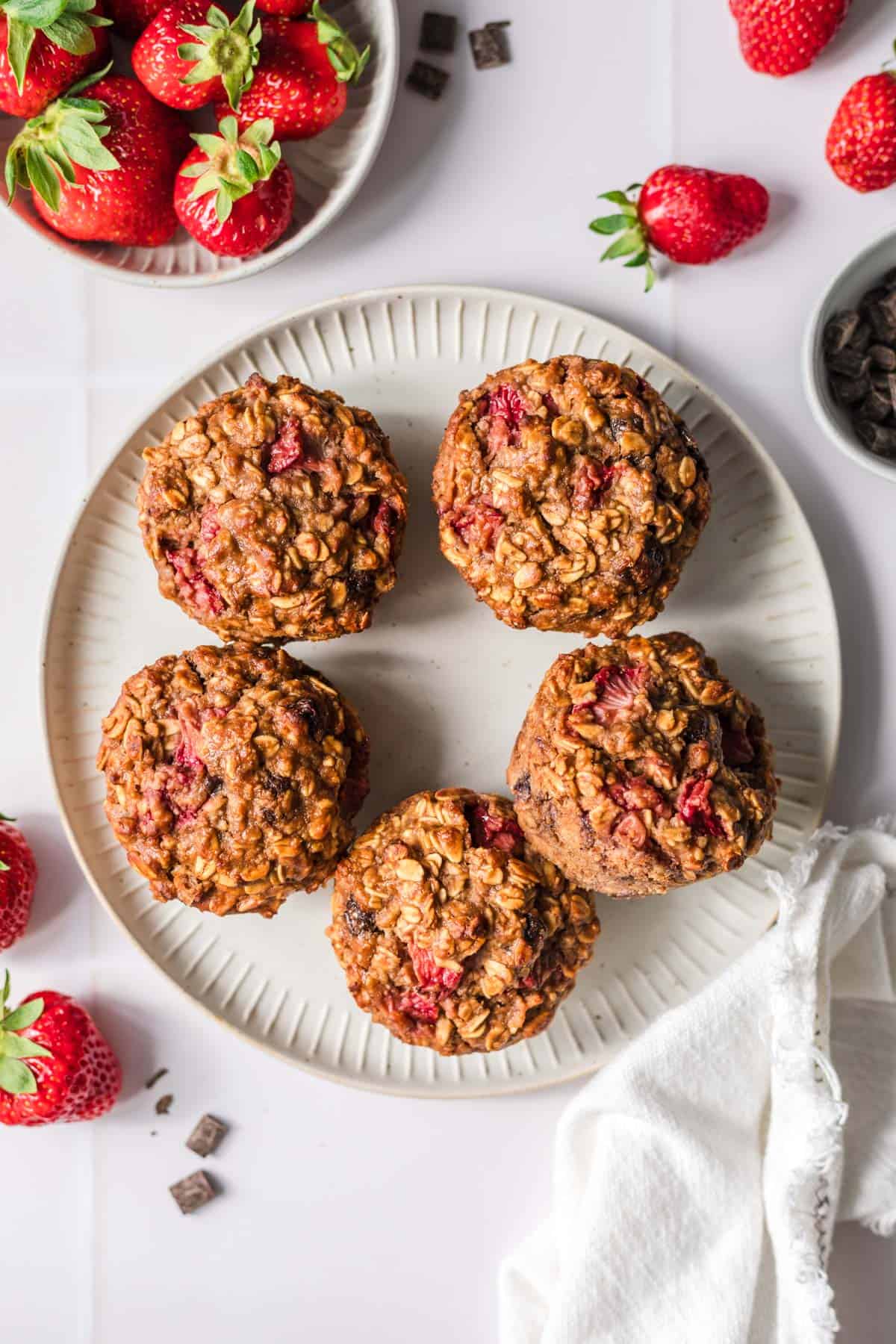 vegane frühstücksmuffins aus haferflocken und beeren