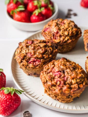 vergane erdbeer oatmeal cups ohne zucker
