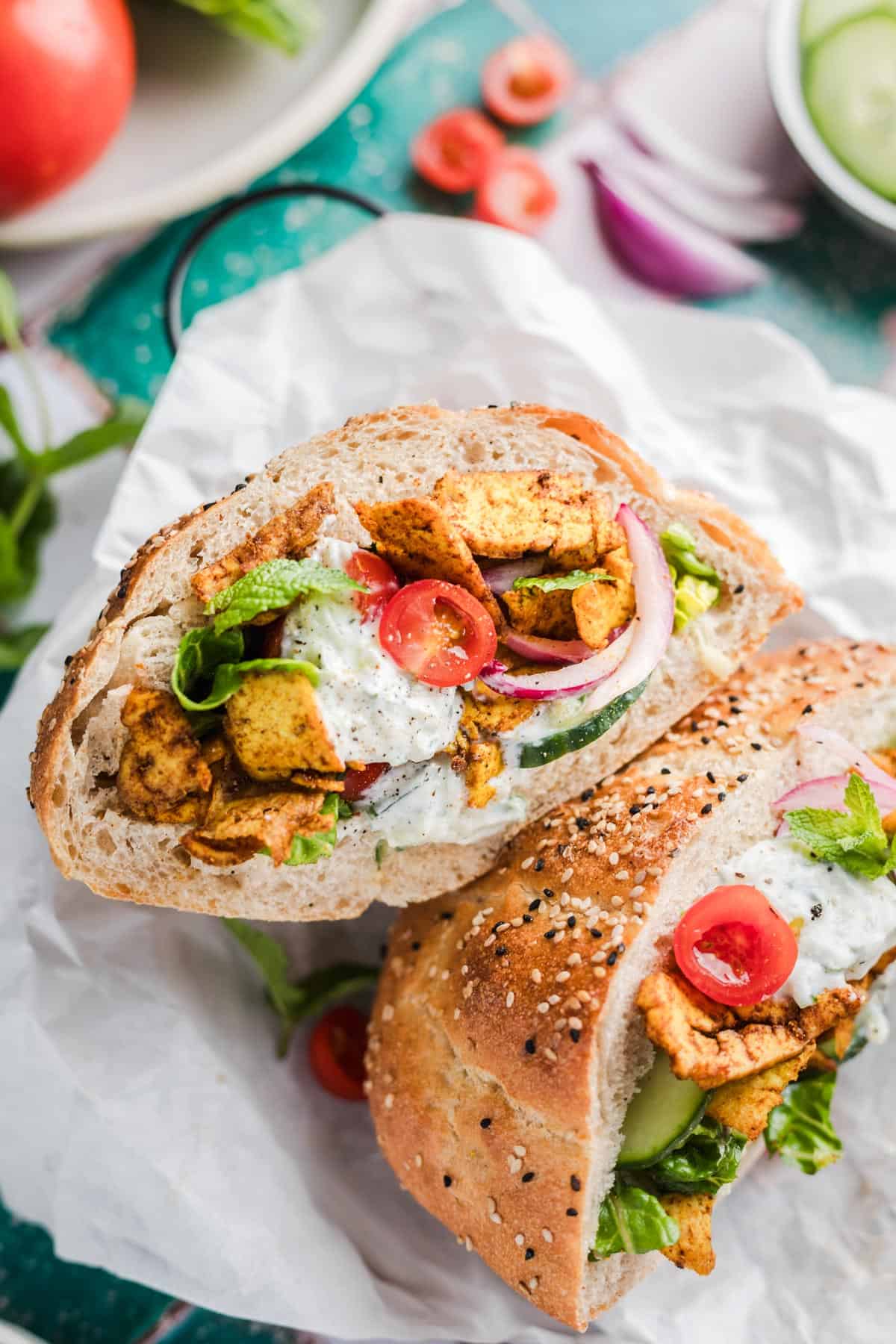 tofu shawarma sandwich mit tzaziki