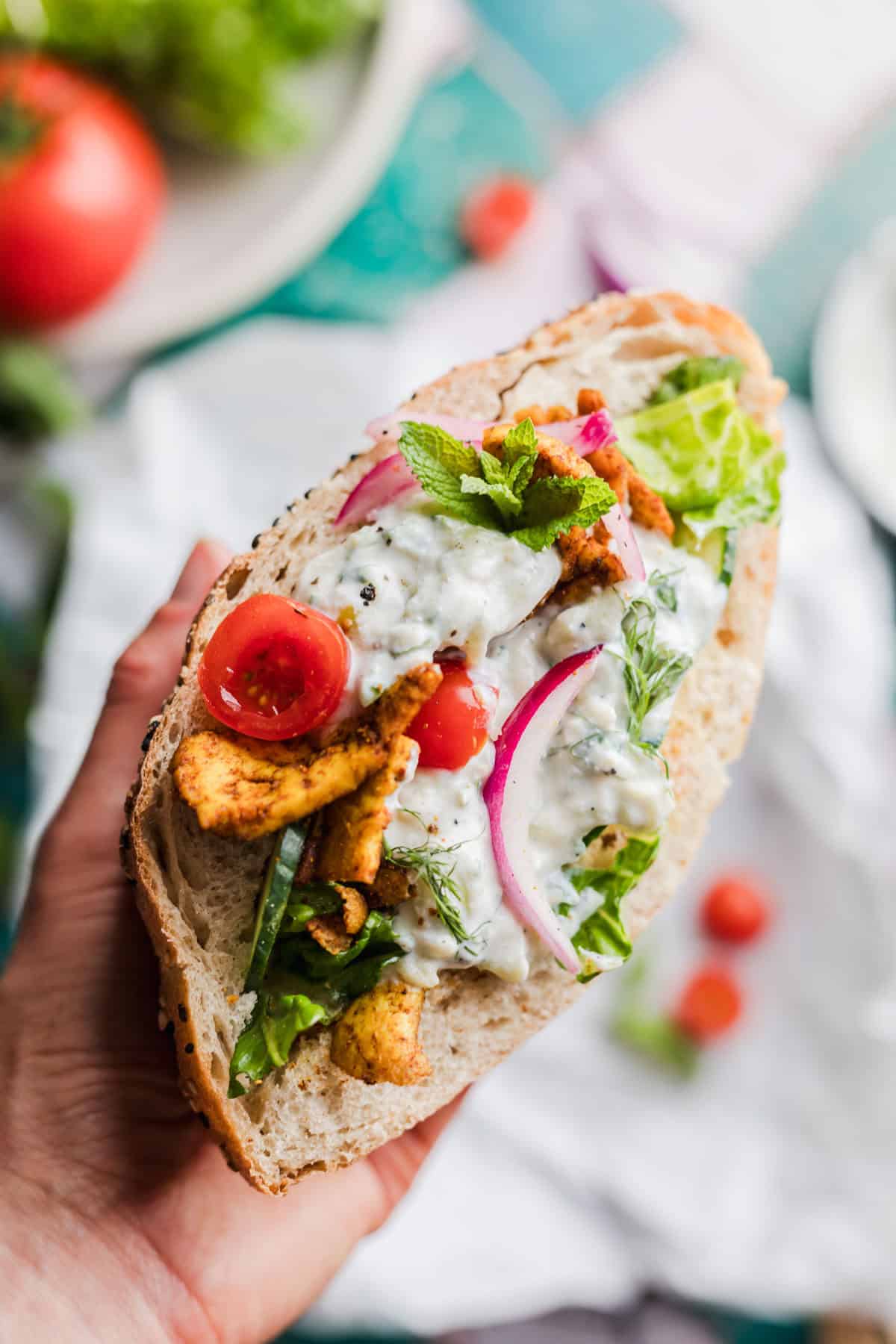 einfaches tofu sandwich mit tzaziki