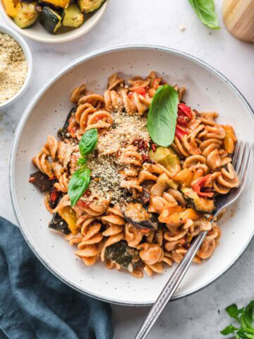 ratatouille nudeln mit parmesan vegan